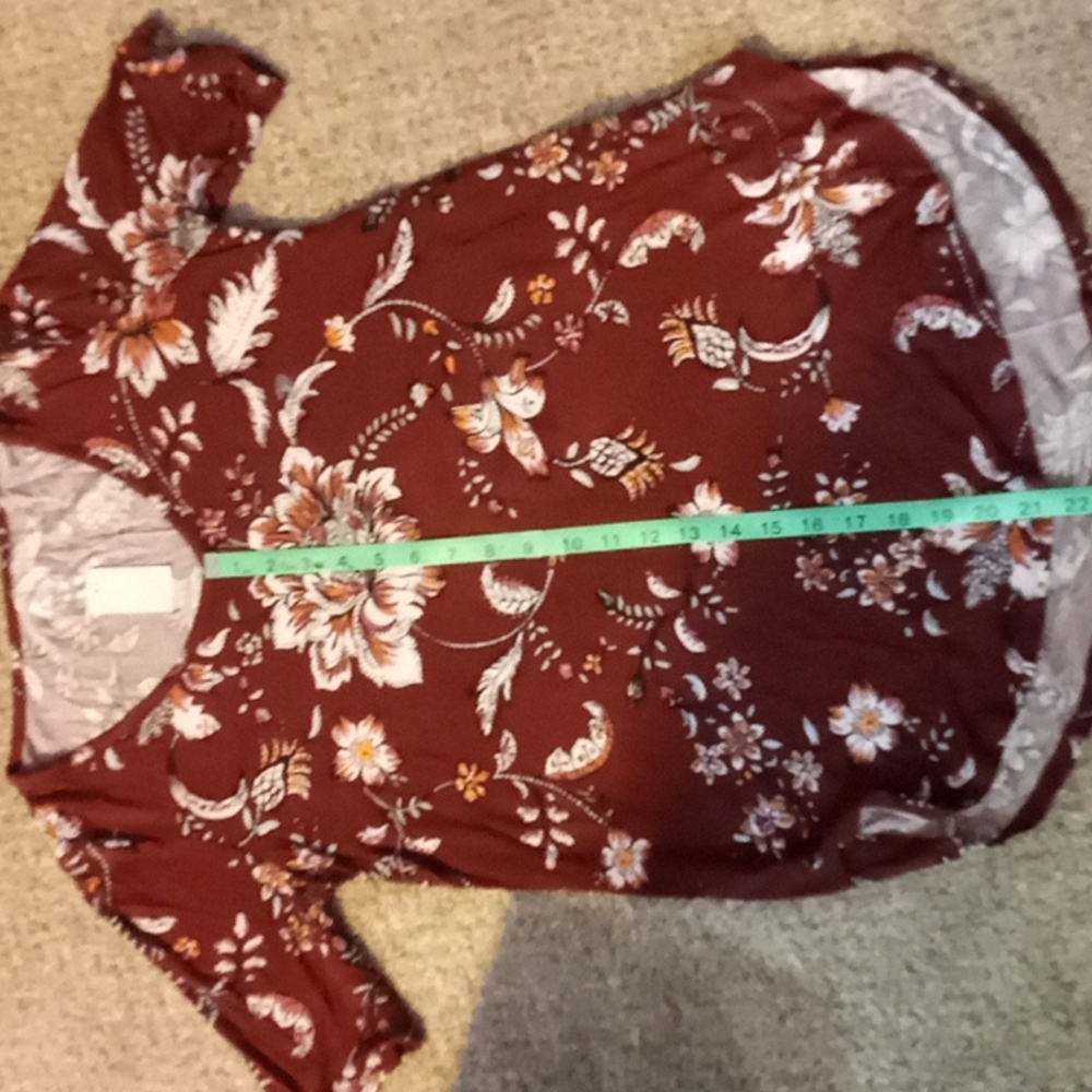 Brown floral top - Picture 2 of 3
